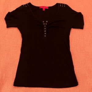 Almost Famous large wm’s Black Studded Short Sleeve Top super soft cotton